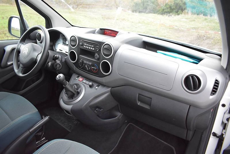 Citroën Berlingo 1,6 HDi MULTISPACE,1.M,SUPER - fotka 10 z 15