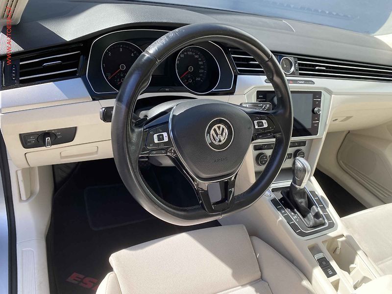 Volkswagen Passat (2018) 2.0 TDi, Comfortline, DSG - fotka 13 z 18