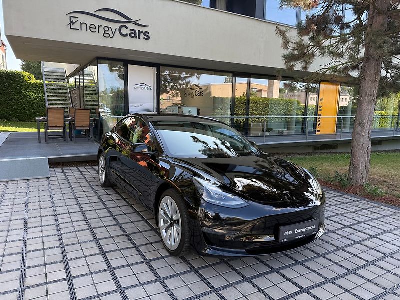 Tesla Model 3 Long Range AWD - fotka 38 z 38