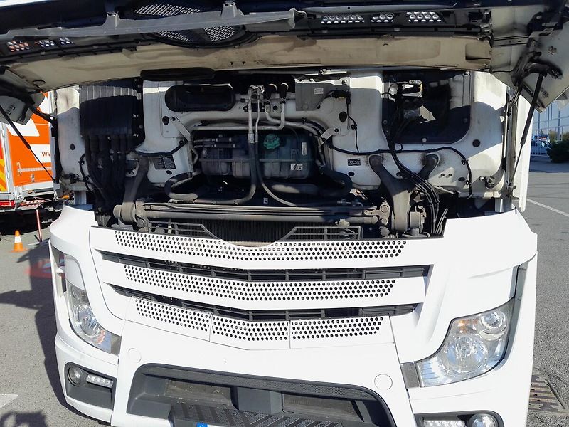 Mercedes-Benz Actros 1851 LowDeck / Mega - fotka 28 z 32