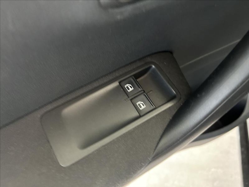 Volkswagen Polo 1,2   HTP,PO GO MOTORU,SERVISK - fotka 8 z 14