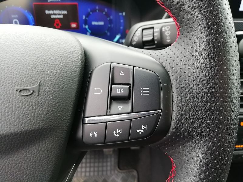 Ford Kuga 1,5 EcoBoost ST-Line 110 kW - fotka 10 z 19