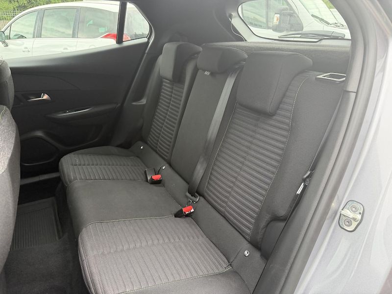 Peugeot 2008 (2025) ACTIVE PureTech 100k MAN6 - fotka 31 z 32