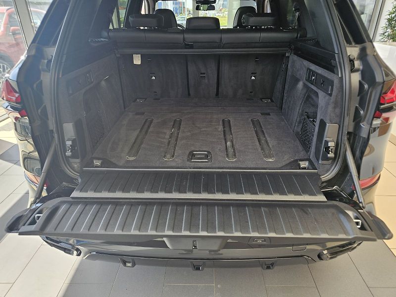 BMW X5 xDrive 30d - fotka 11 z 36
