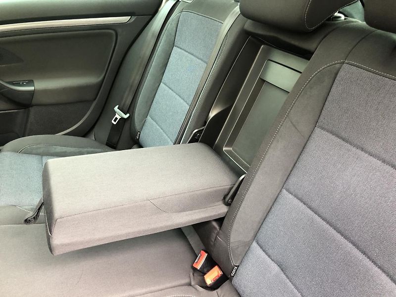 Volkswagen Golf (2011) 2,0TDi STYLE nez. rezervace - fotka 33 z 68