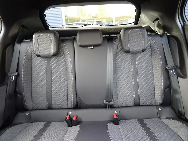 Peugeot 2008 (2026) ALLURE Turbo 100k MAN6 - fotka 16 z 45