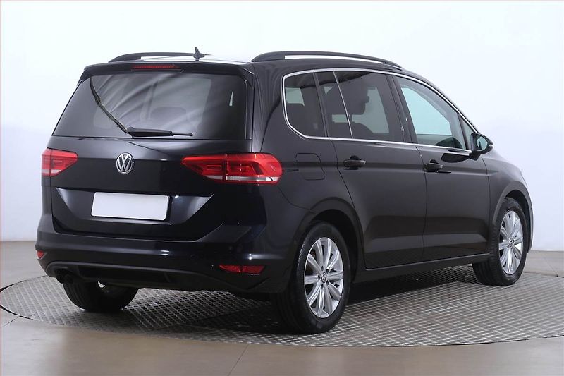 Volkswagen Touran (2019) 2.0 TDI, Automat, Navi - fotka 5 z 22