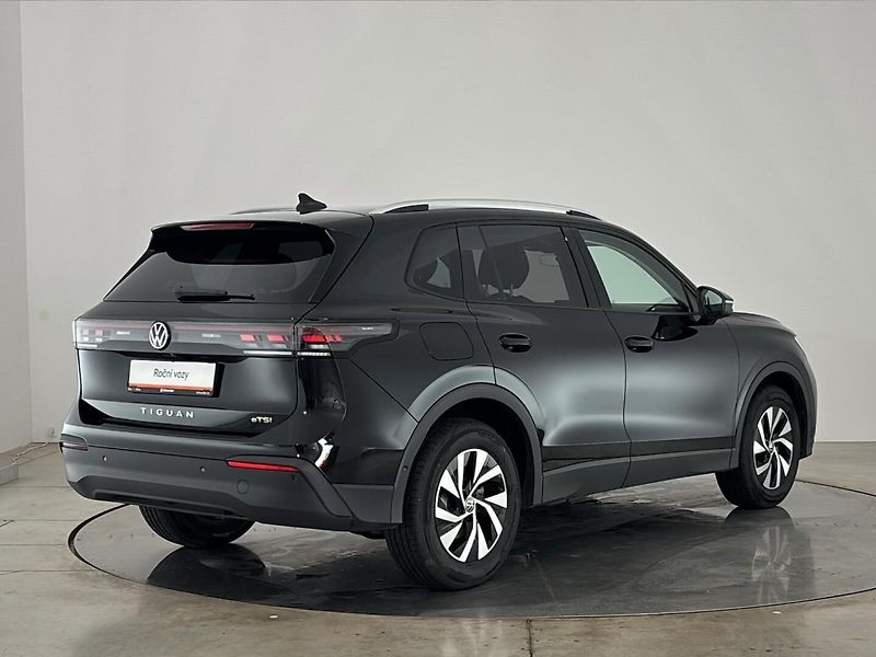 Volkswagen Tiguan Life - fotka 2 z 30