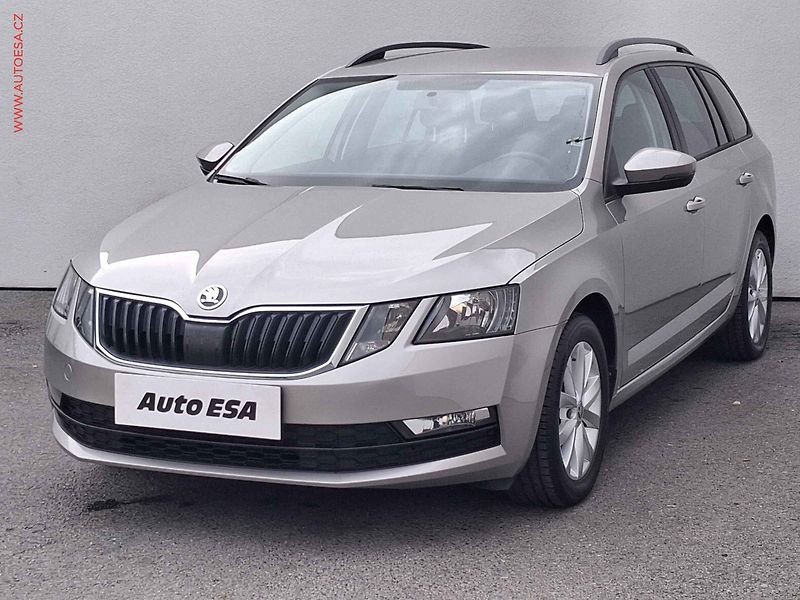 Škoda Octavia (2017) 1.0 TSi, Ambition, AC, park - fotka 3 z 18