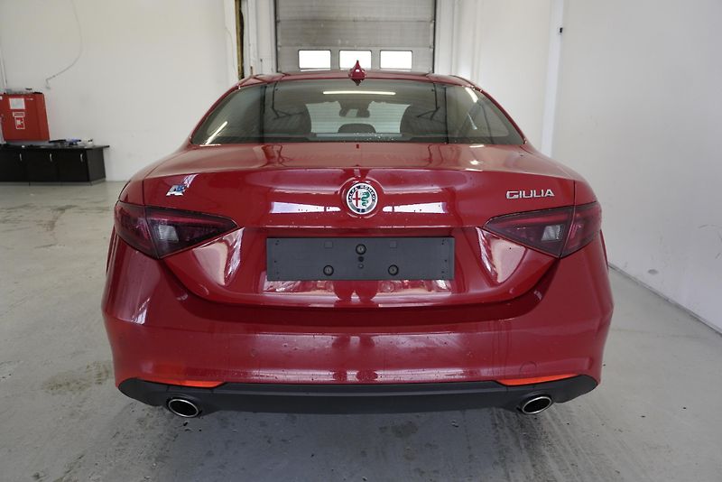 Alfa Romeo Giulia 2.2 JTD 132kW - fotka 4 z 28