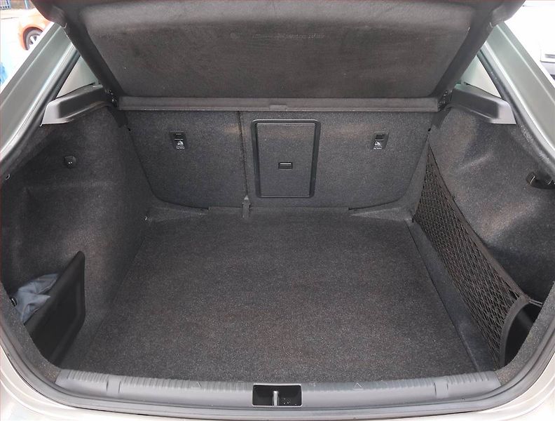 Seat Toledo (2018) 1.0 TSI, Tempomat - fotka 13 z 16