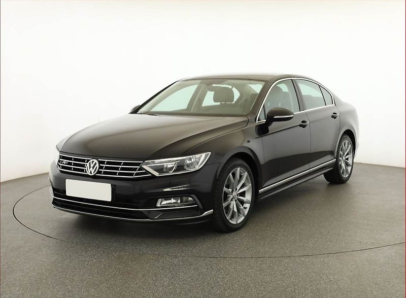 Volkswagen Passat (2018) Highline 2.0 TDI, Kůže - fotka 2 z 16