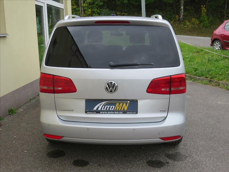 Volkswagen Touran 1,4  TSI MATCH - fotka 8 z 34