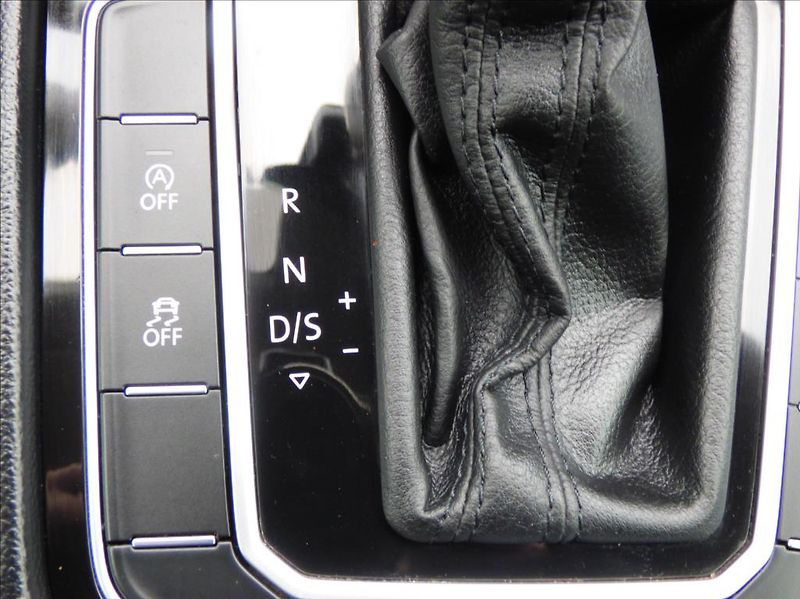 Volkswagen Arteon 2,0 TSI DSG,Navi,Kessy  Elegan - fotka 25 z 51