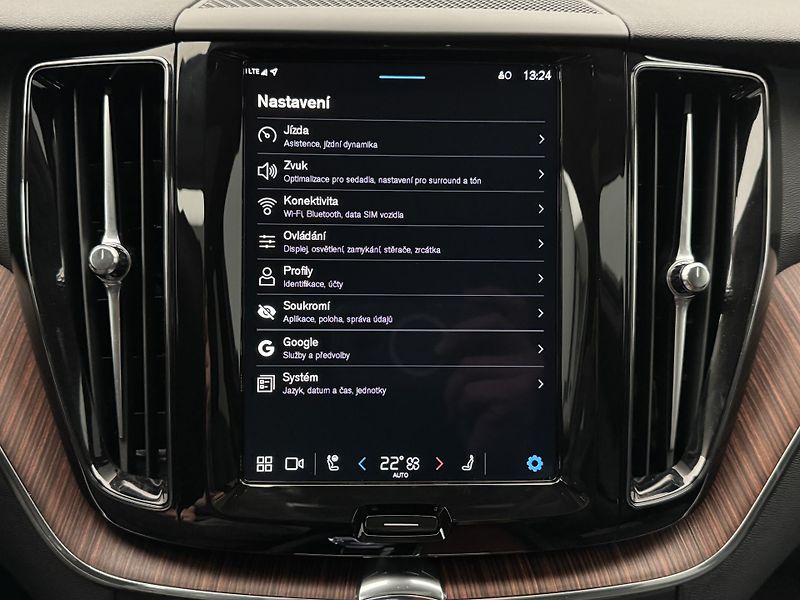 Volvo XC60 T8 AWD BRIGHT PLUS REZERVACE - fotka 38 z 48