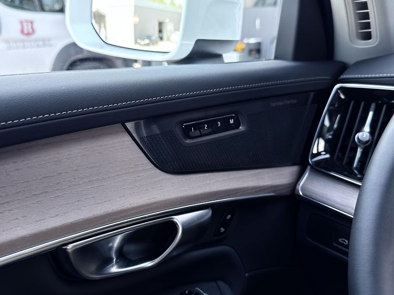 Volvo XC90 T8 AWD RECH. PLUS BRIGHT +kola - fotka 24 z 58