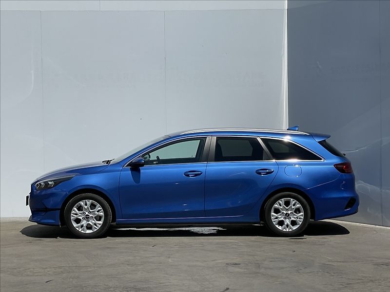 Kia Ceed 1,5 T-GDI Combi Top PDC  SW - fotka 2 z 22