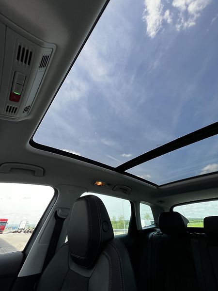 Škoda Karoq 2.0TDI 110kW Style+ Panoram TZ - fotka 7 z 28