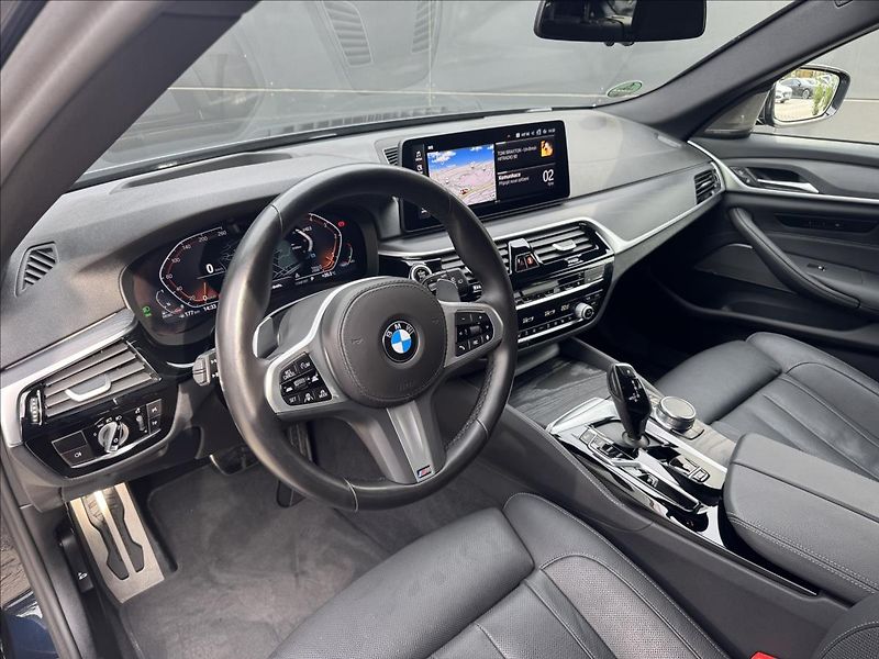 BMW Řada 5 3,0 540d xDrive M-Packet ČR DP - fotka 9 z 36