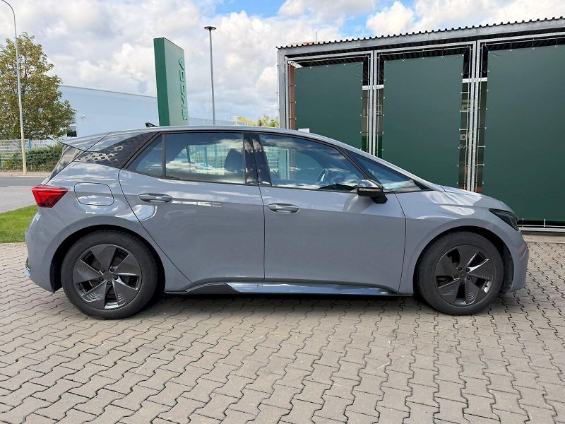 Cupra Born (2023) 150kW / 62kWh Electric - fotka 18 z 23