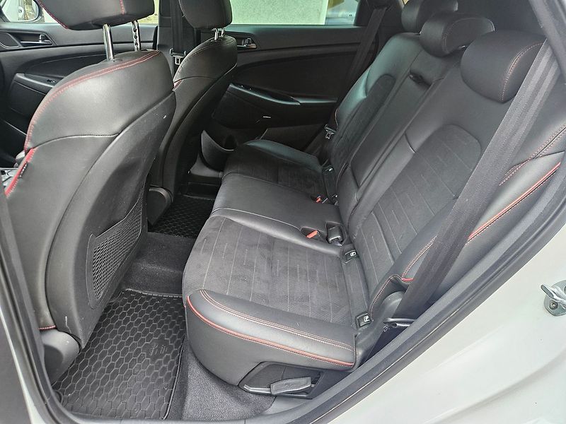 Hyundai Tucson 2,0D N-Line Premium,4x4, 1.maj - fotka 34 z 44