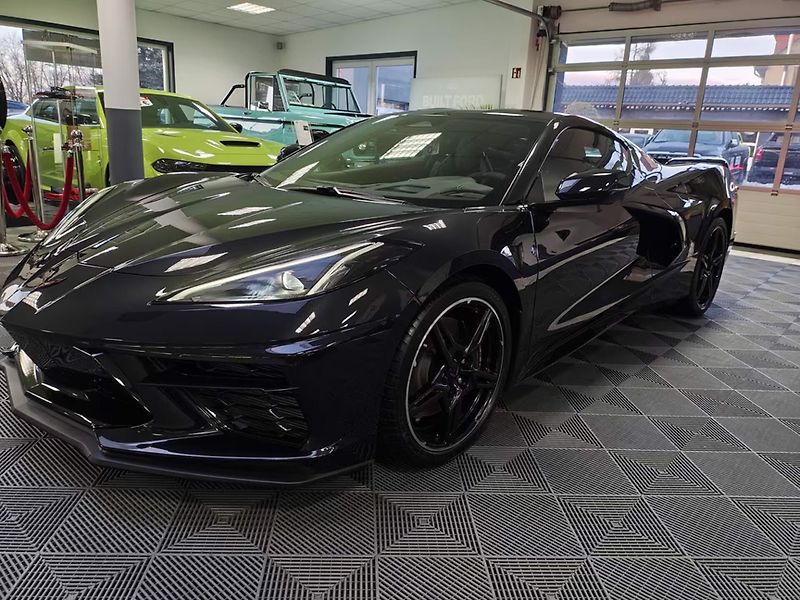 Chevrolet Corvette (2025) 3LT Coupé Lift Nappa Carbon - fotka 2 z 30