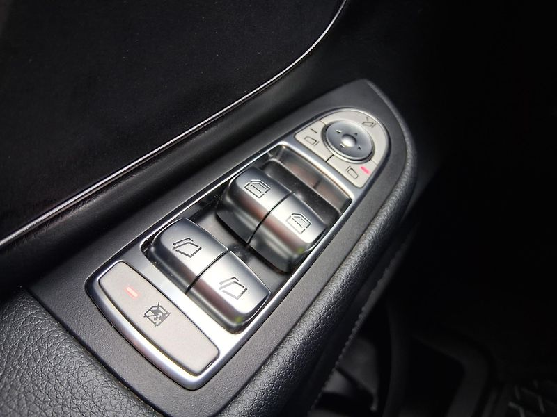 Mercedes-Benz Třídy V 250D 4MATIC XL 140 kW - fotka 25 z 30