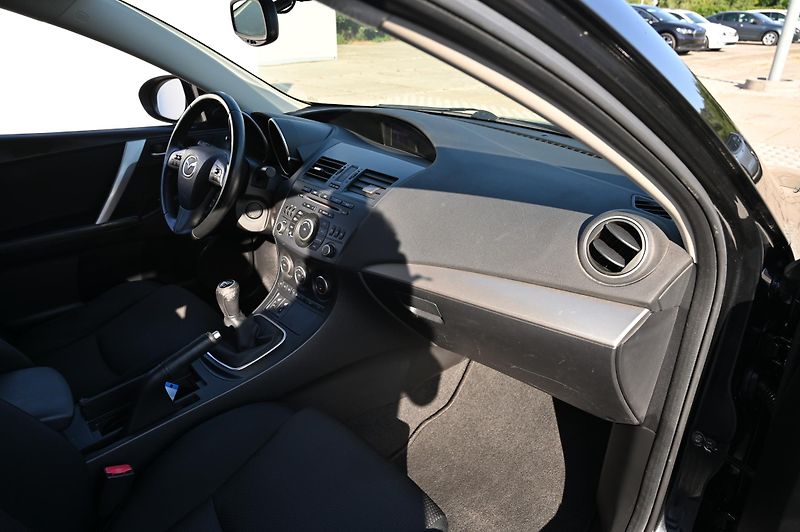 Mazda 3 2.0 110KW Sports-Line 7/2012 - fotka 20 z 30