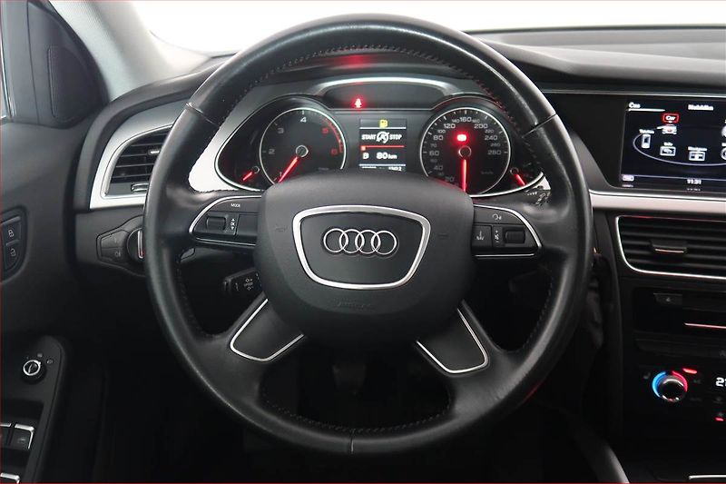 Audi A4 (2015) Sport 2.0 TDI, Navi, Bi-Xenony - fotka 17 z 18