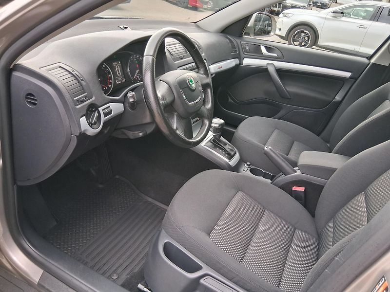 Škoda Octavia SCOUT 2.0 TDI 4x4 103 kW - fotka 10 z 20