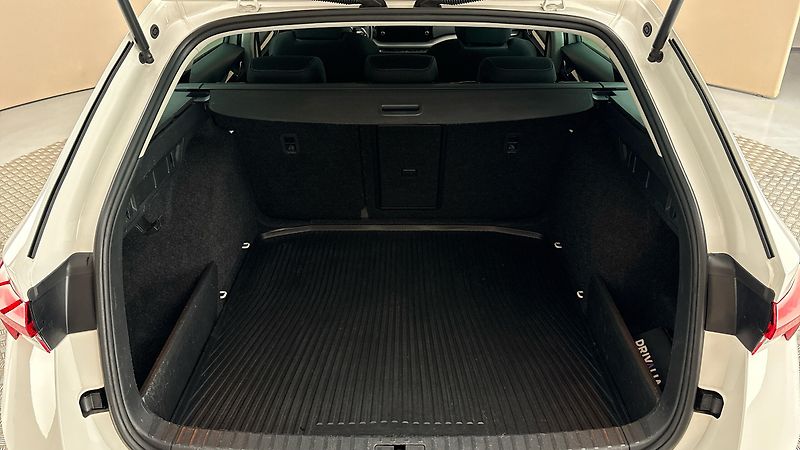 Škoda Octavia 2.0 TDI Ambition Combi - fotka 17 z 24