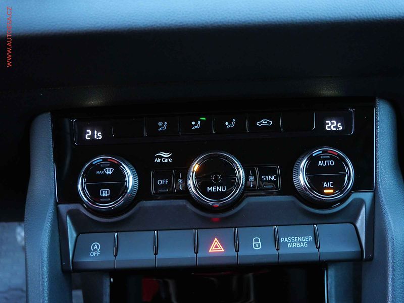 Škoda Karoq (2019) 1.6TDi, DSG - fotka 17 z 27