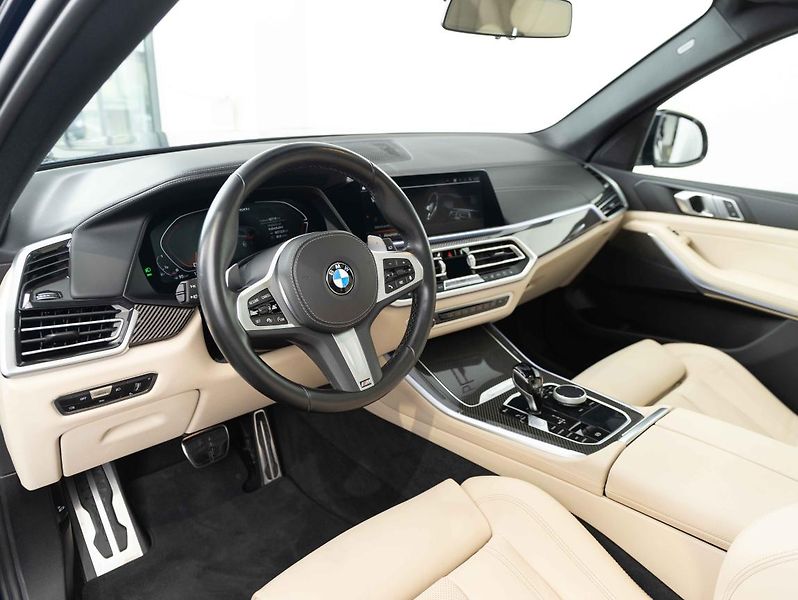 BMW X5 M50i - fotka 11 z 22