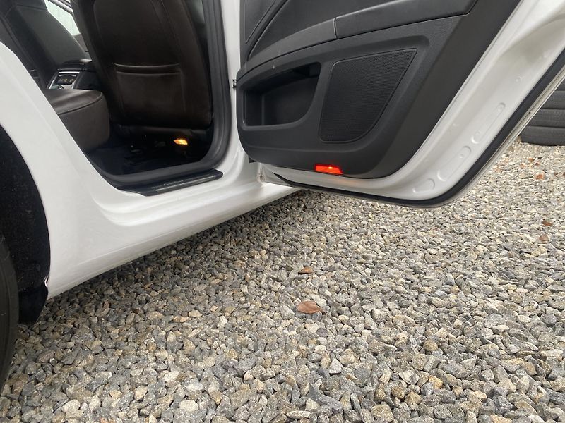 Škoda Superb 2.0TDi 4x4 170PS DSG L+K COMBI - fotka 114 z 158