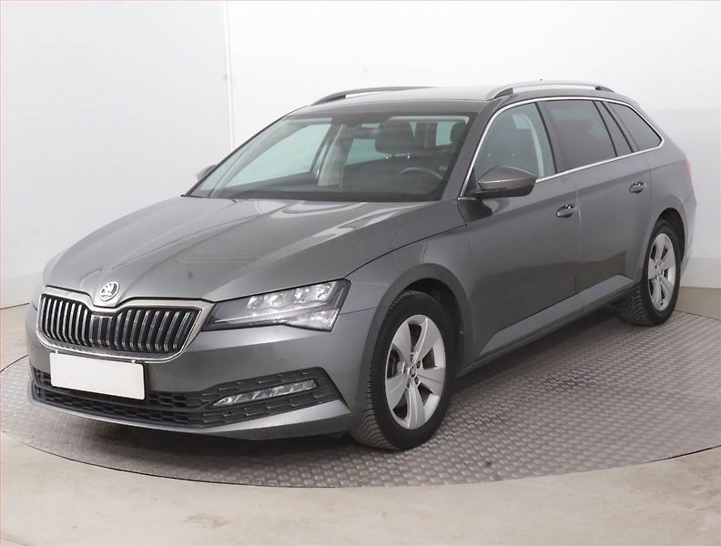 Škoda Superb (2022) 2.0 TDI - fotka 2 z 17