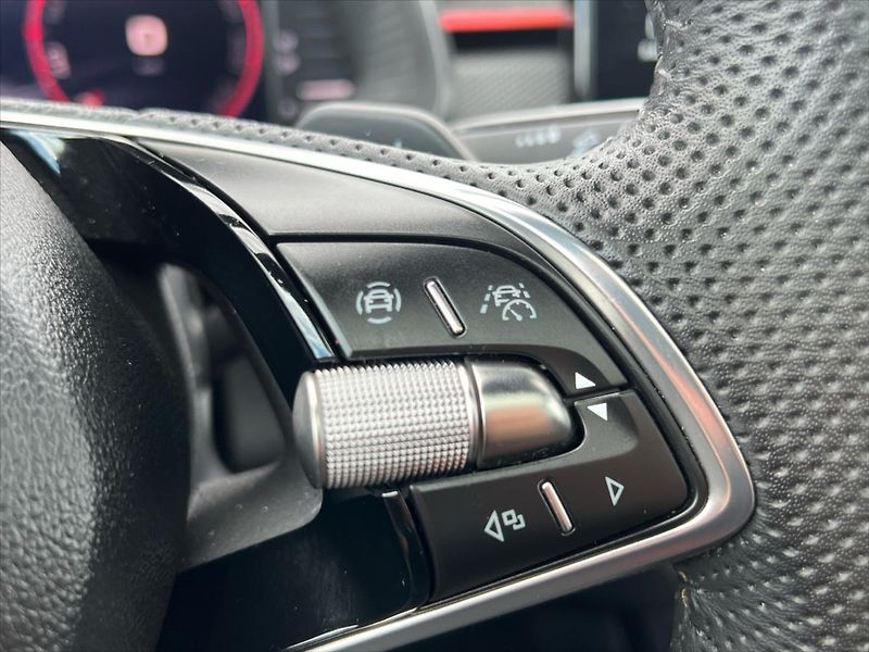 Škoda Scala 1,0 TSi 85 kW 7DSG MONTE CARLO - fotka 28 z 33