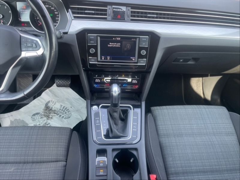 Volkswagen Passat 1,5 TSI Business AT - fotka 10 z 11