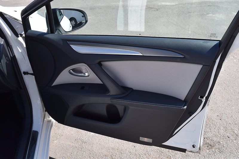 Toyota Avensis (2018) 1.8VVTI 108kw TEAM D XEN NAVI - fotka 41 z 50