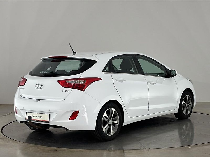 Hyundai i30 Hatchback - fotka 2 z 27
