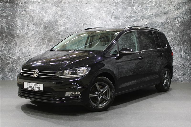 Volkswagen Touran 1,4 TSI Comfortline 7-míst - fotka 1 z 32