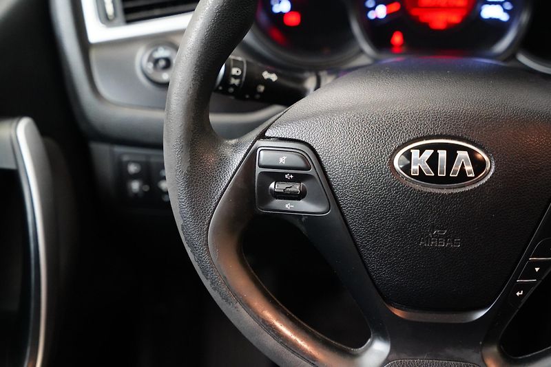 Kia Ceed - fotka 15 z 26