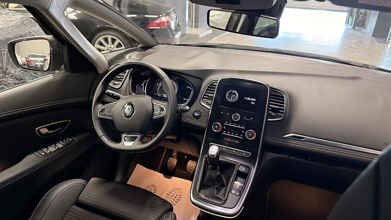 Renault Grand Scénic (2020) TCe,140PS,REZERVOVÁNO - fotka 17 z 45