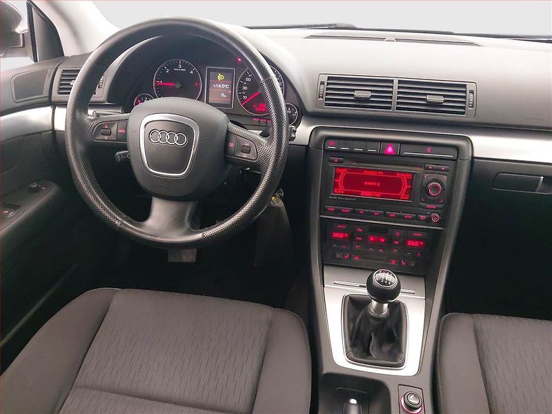Audi A4 (2006) 2.0 TDI, Eko.zaplacen, po STK - fotka 17 z 17