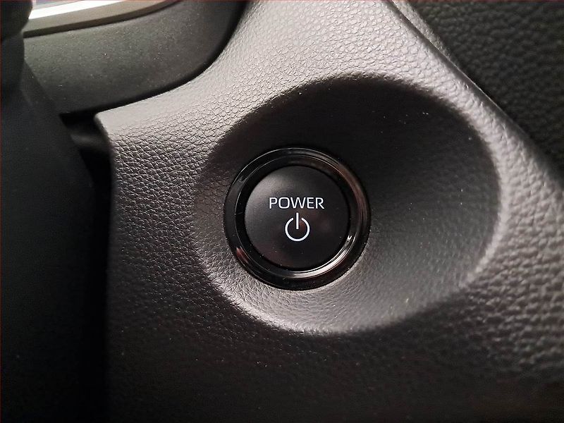 Toyota Corolla Cross (2024) 1.8 Hybrid - fotka 18 z 23