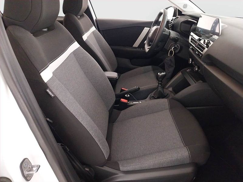 Citroën C4 (2024) 1.2 PureTech, ČR,1.maj - fotka 9 z 18