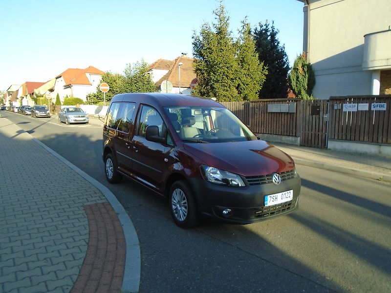 Volkswagen Caddy (2013) 1.6 TDI, 5.Míst ,Klima - fotka 4 z 22
