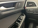 Ford S-MAX 2.0 EB Titanium LED manuál - náhled 12