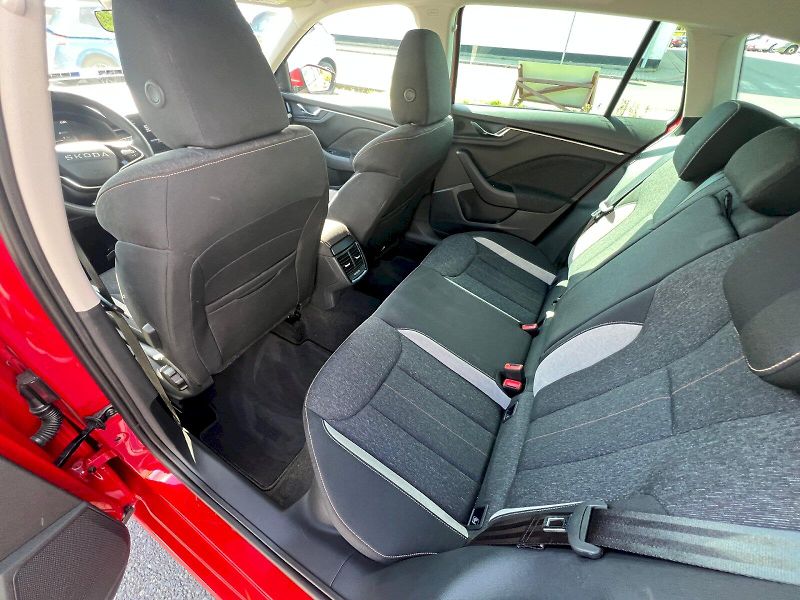 Škoda Scala (2025) Top Selection 1.0TSi 85kW 6°ma - fotka 12 z 28