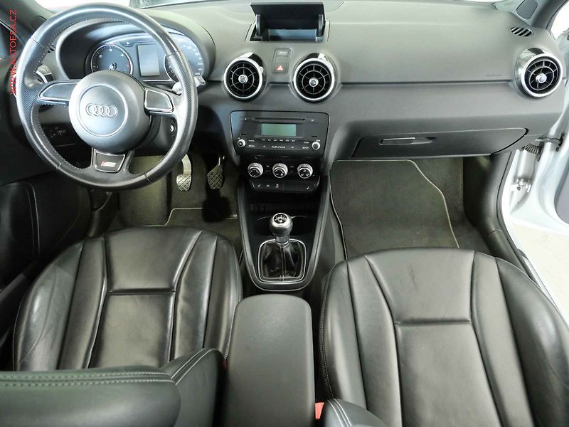 Audi A1 (2011) 1.6TDI, Xenon, kůže - fotka 8 z 17