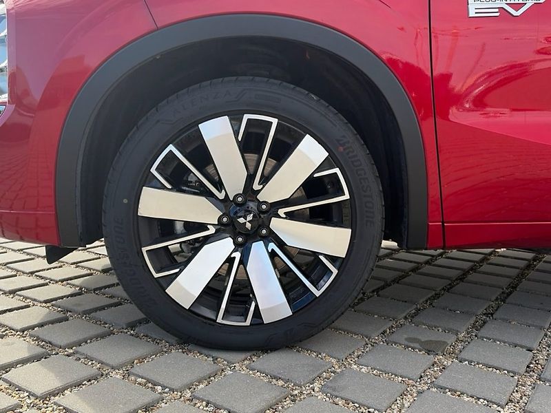 Mitsubishi Outlander (2026) INSTYLE 4×4 | 225 kW | MY25 - fotka 25 z 25